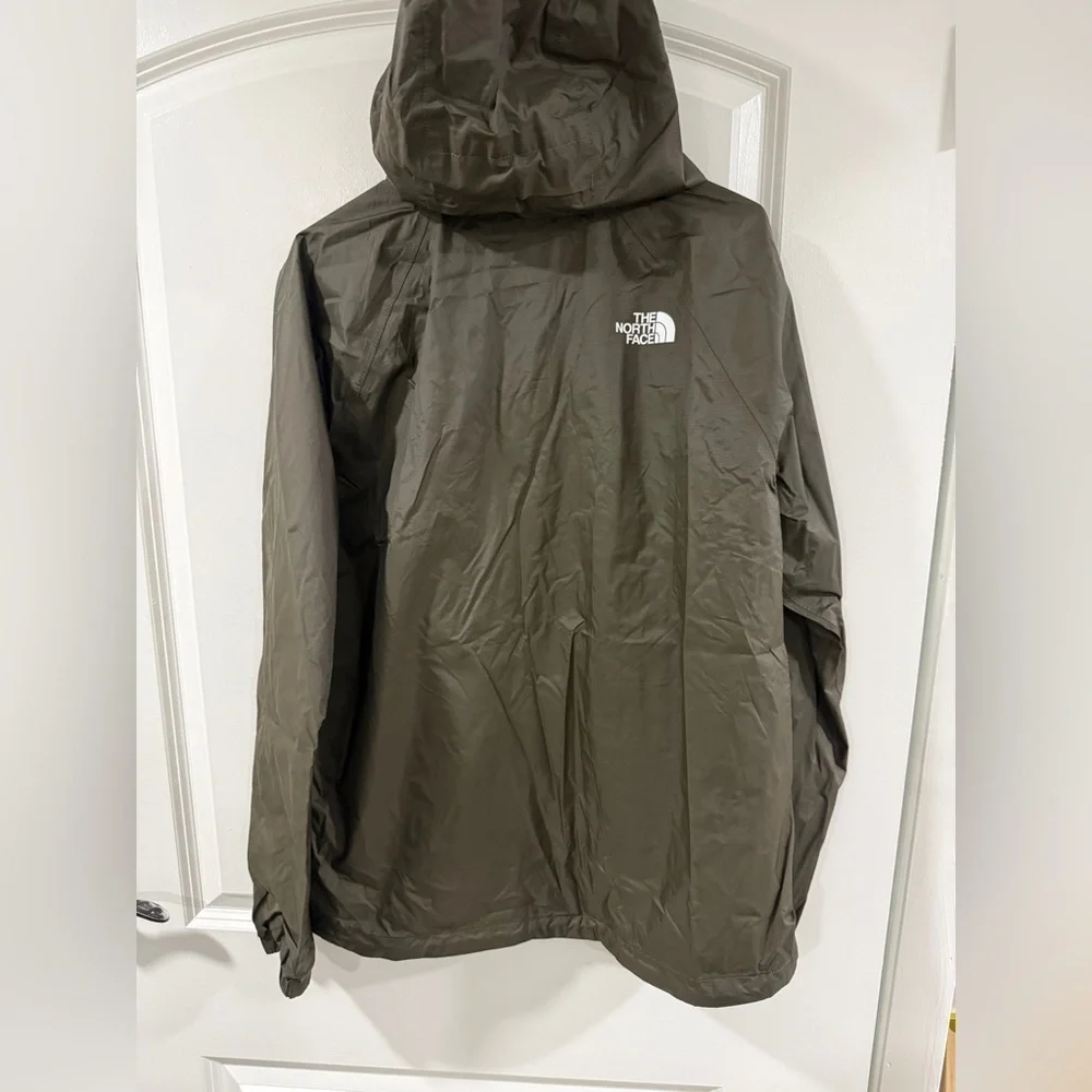 The North Face Men’s Medium Hooded Windbreaker Jacket Dark Green Lightweight Zip